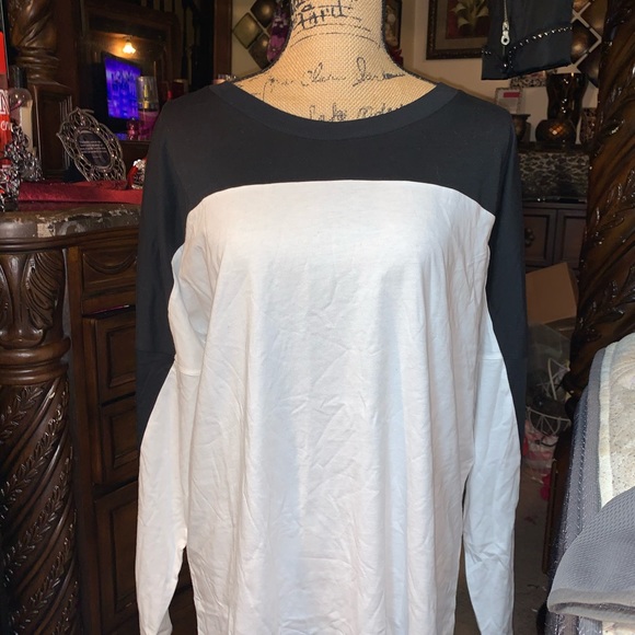 BRAND NEW TOP FROM VICTORIA'S SECRET "PINK" - Picture 2 of 5